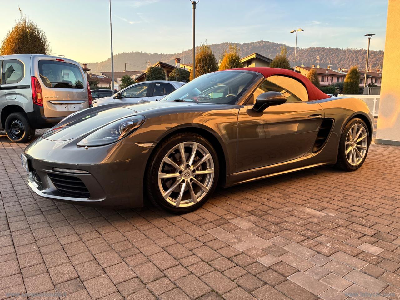 PORSCHE 718 Boxster