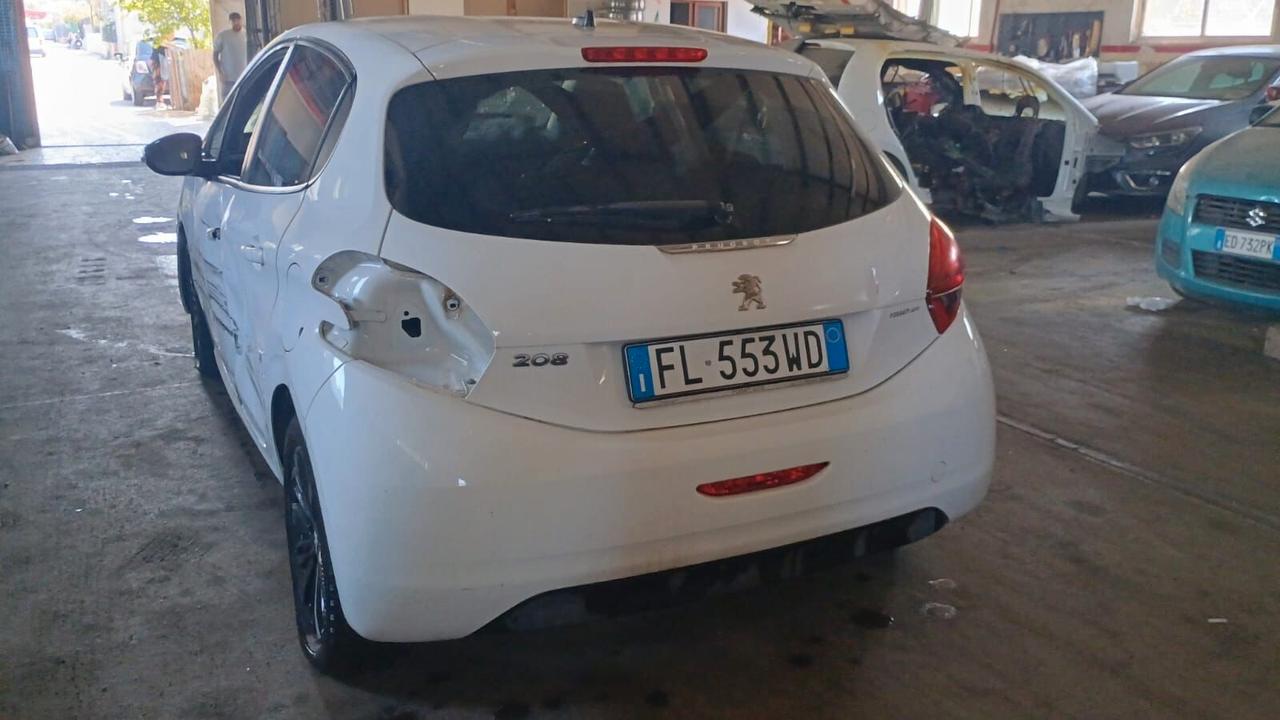 Ricambi Peugeot 208 PureTech 82 5 porte Black Line