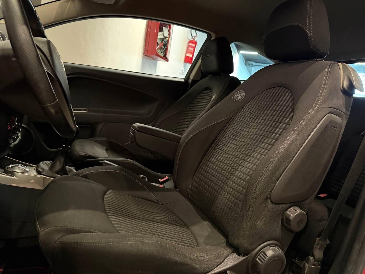 Alfa Romeo MiTo 1.4 T-Jet 155 cv