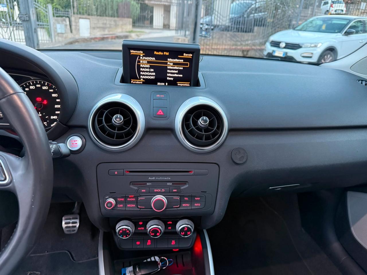 Audi A1 SPB 1.6 TDI 105CV Ambition Tetto
