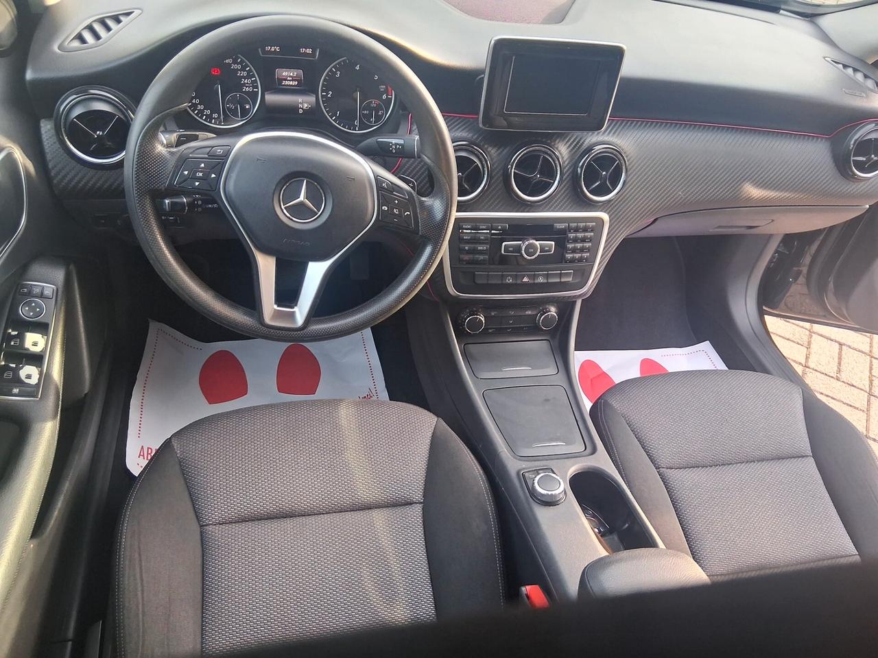 Mercedes-benz GLA 180 d Automatic Premium..CELL 320 147 1147 WUATSAPP