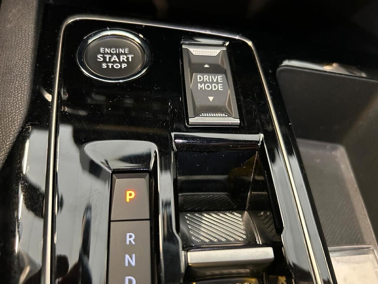 Peugeot 3008 ALLURE PACK BlueHDi 130 EAT8 SPOTICAR