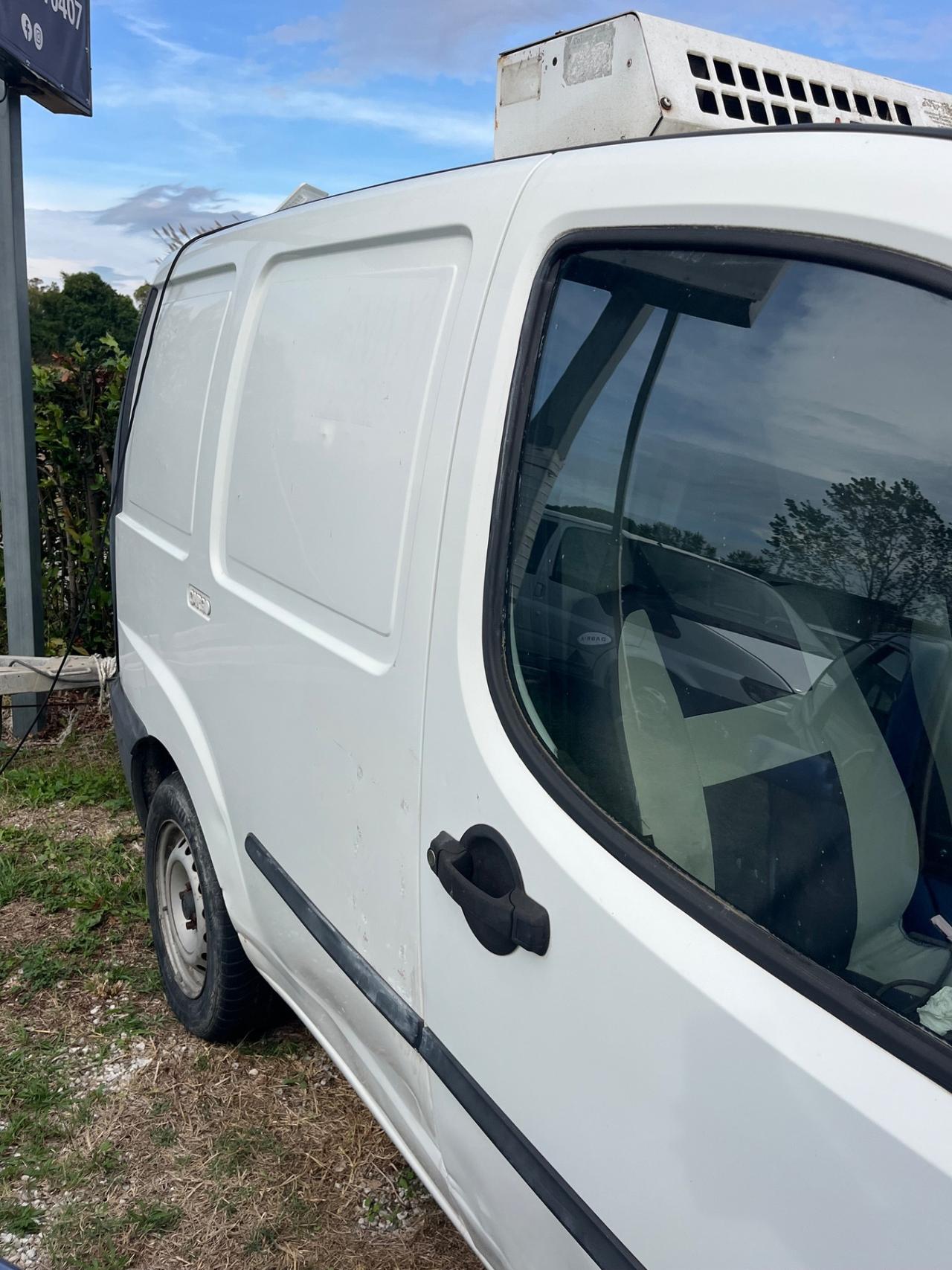 Fiat Dobló coibentato trasporto alimentati