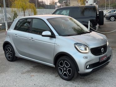 Smart ForFour 70 1.0 twinamic Prime LED PELLE