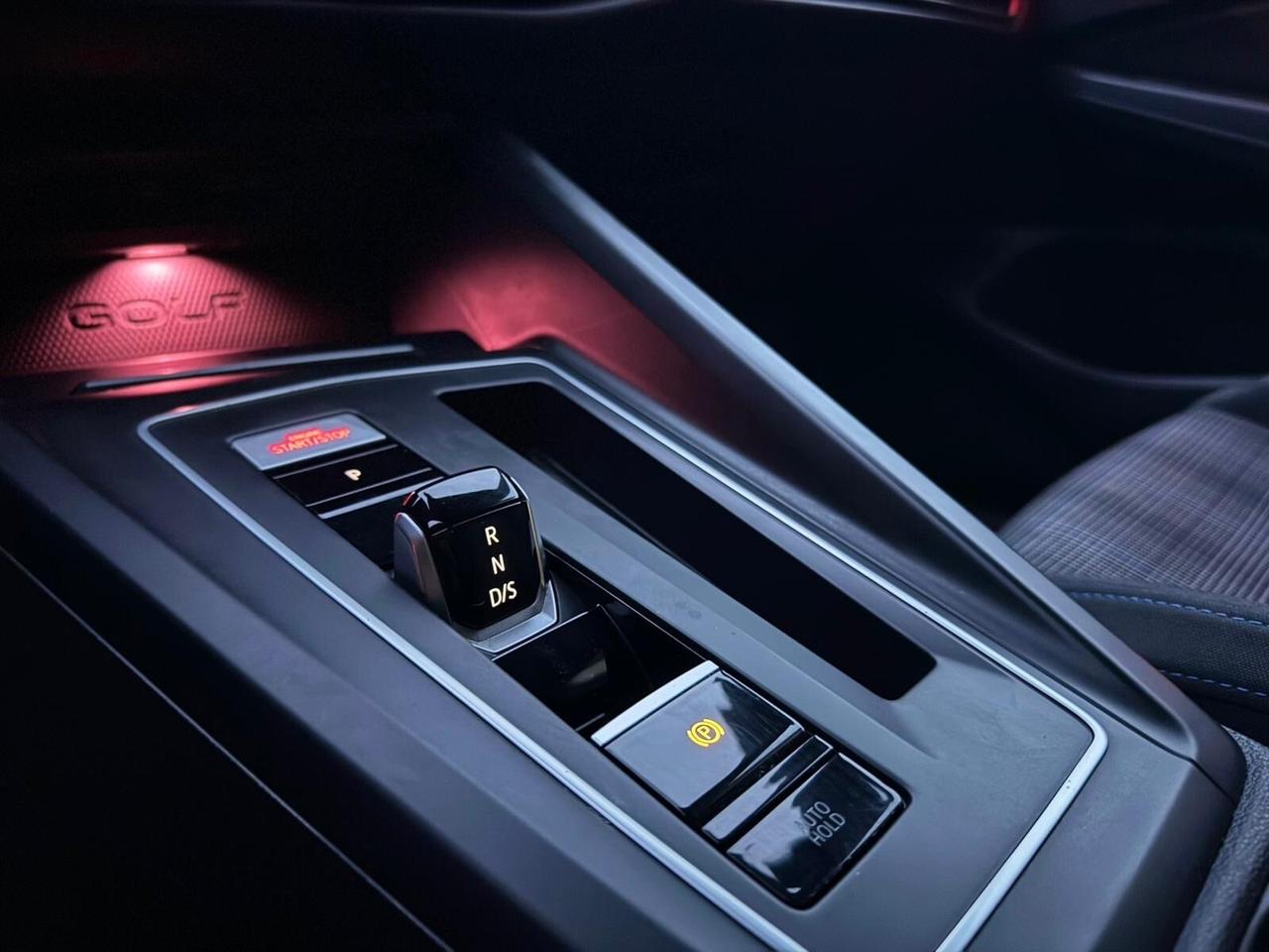 VOLKSWAGEN Golf GTE ibrido 245cv Finanziabile