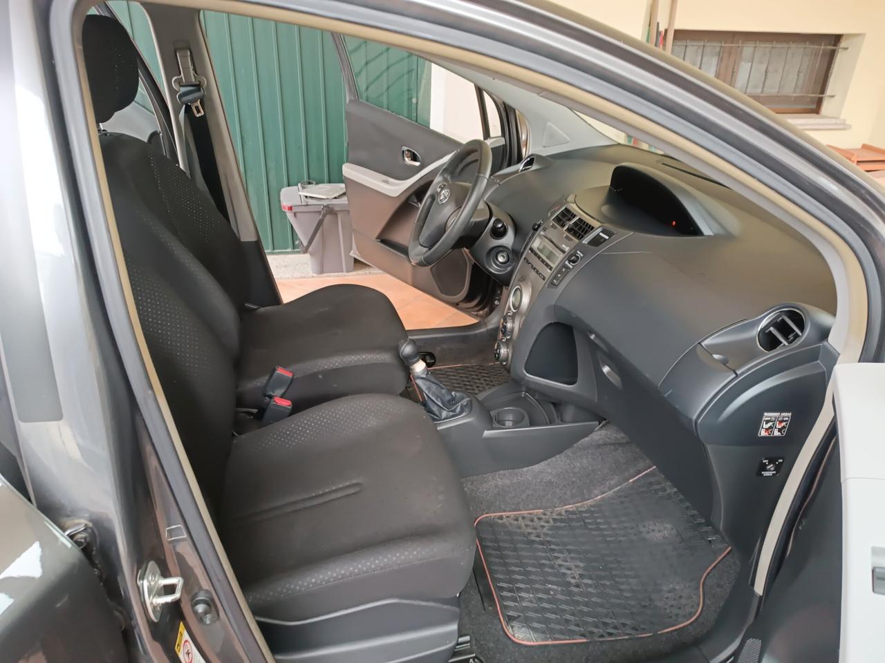 Yaris 1.0 5 porte
