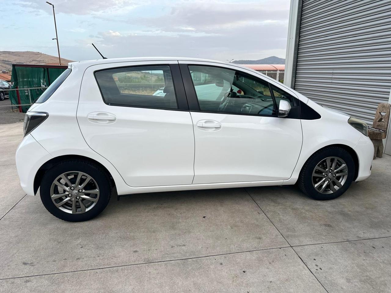 Toyota Yaris 1.4 D-4D 5 porte Lounge