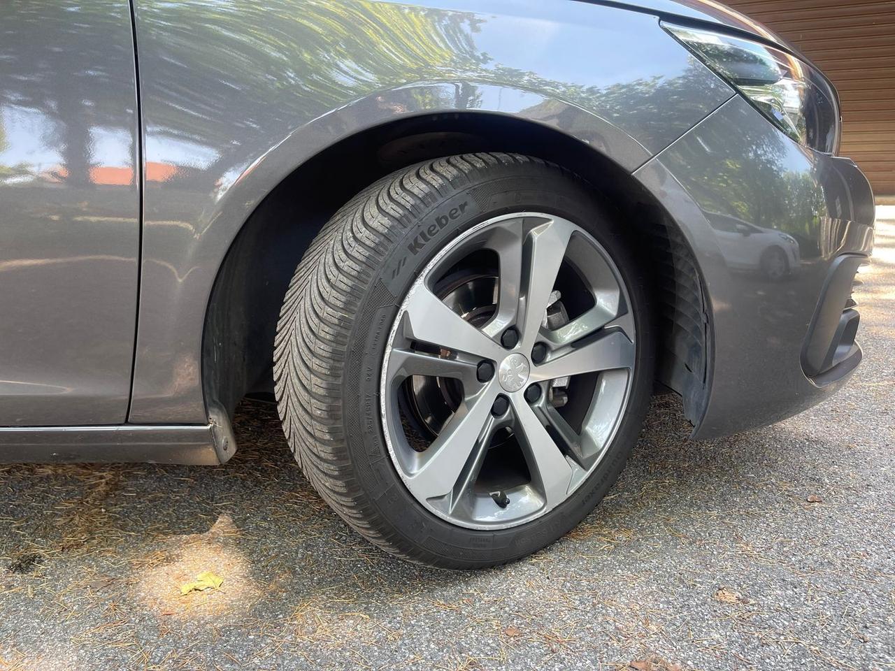 Peugeot 308 Allure 1.5 Blue HDI 130