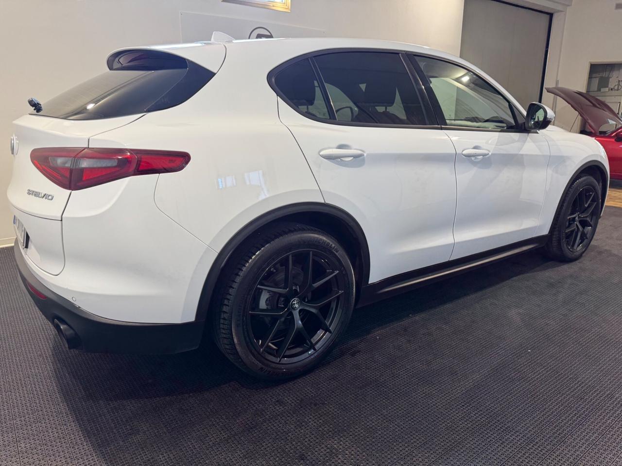 Alfa Romeo Stelvio 2.2 Turbodiesel 190 CV AT8 Q4 Sprint