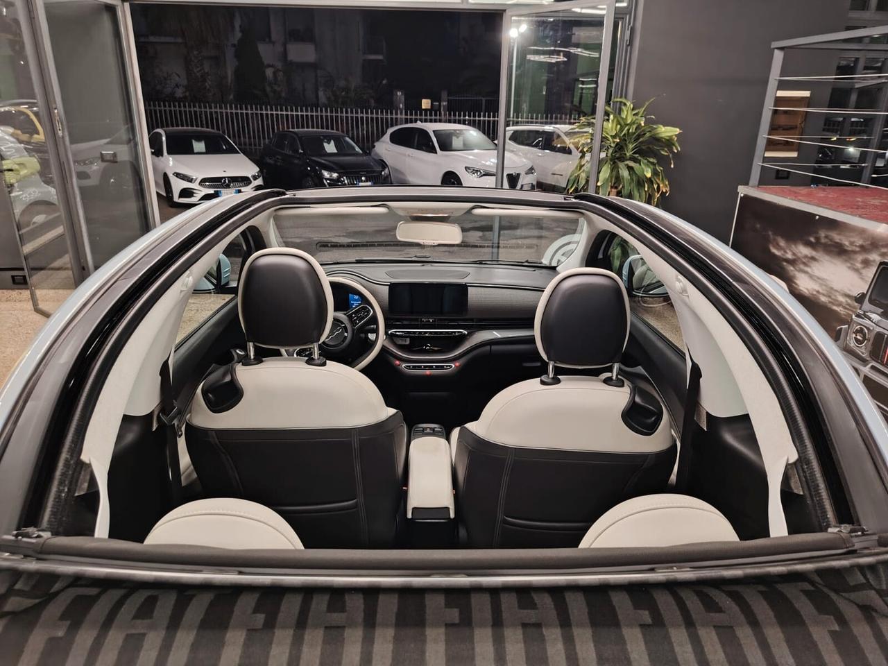 Fiat 500e Cabrio 42 kWh La Prima