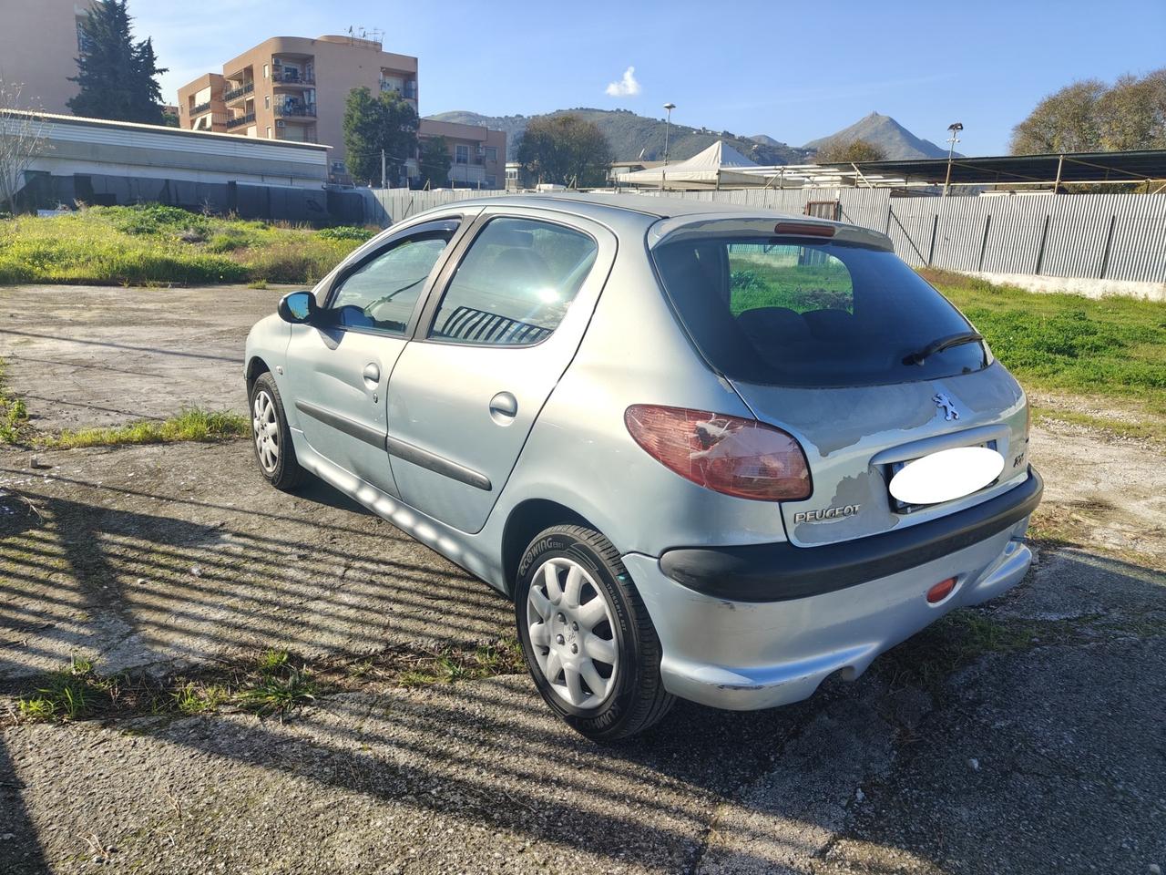 Peugeot 206 1.4 16V 5p. XT NEOPATENTATI