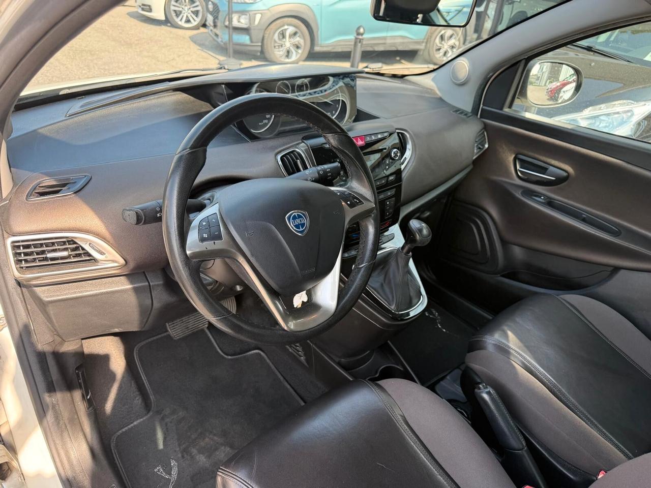 Lancia Ypsilon 0.9 TwinAir 85 CV 5 porte S&S DFN Platinum