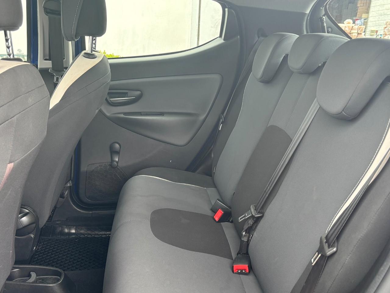 Lancia Ypsilon 1.2 69 CV 5 porte Elefantino