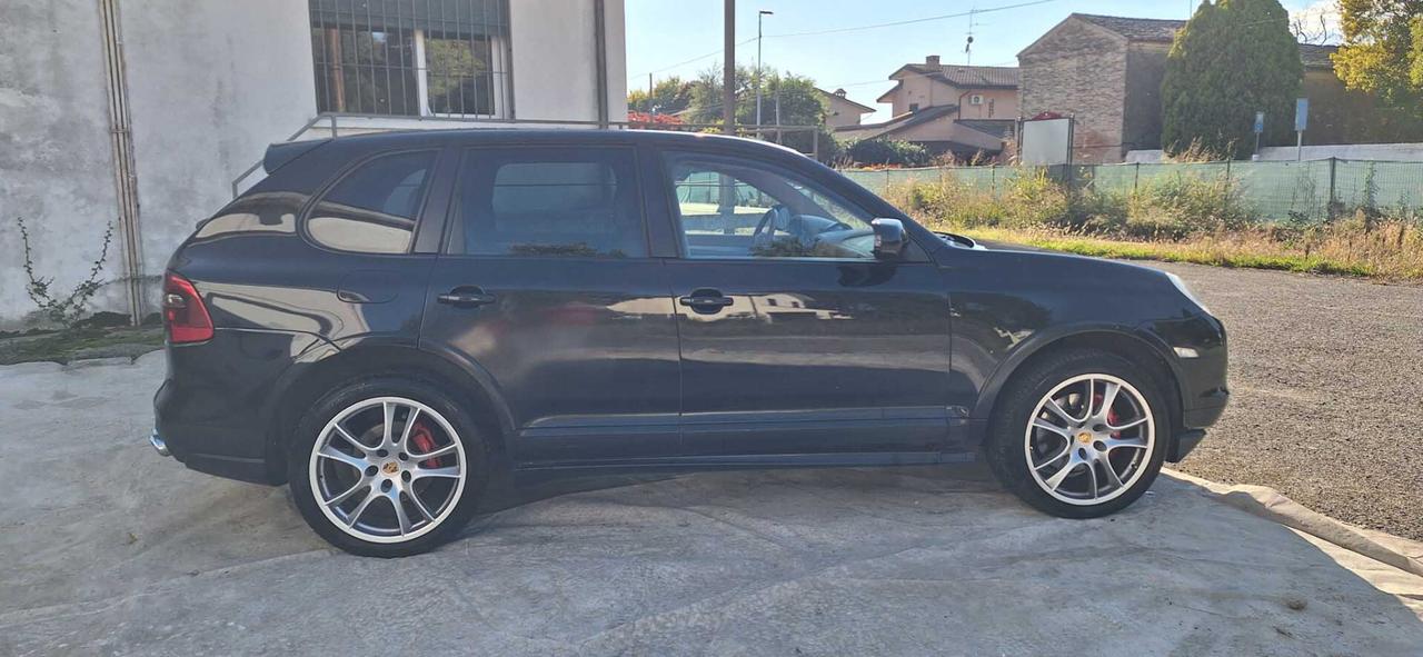 Porsche Cayenne 4.8 GTS