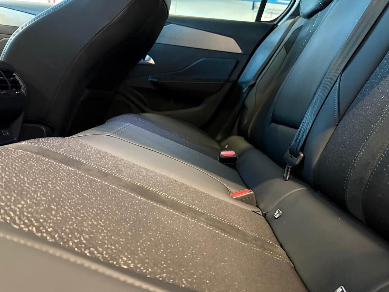 Peugeot 308 GT Hybrid 145 e-DCS6 SPOTICAR