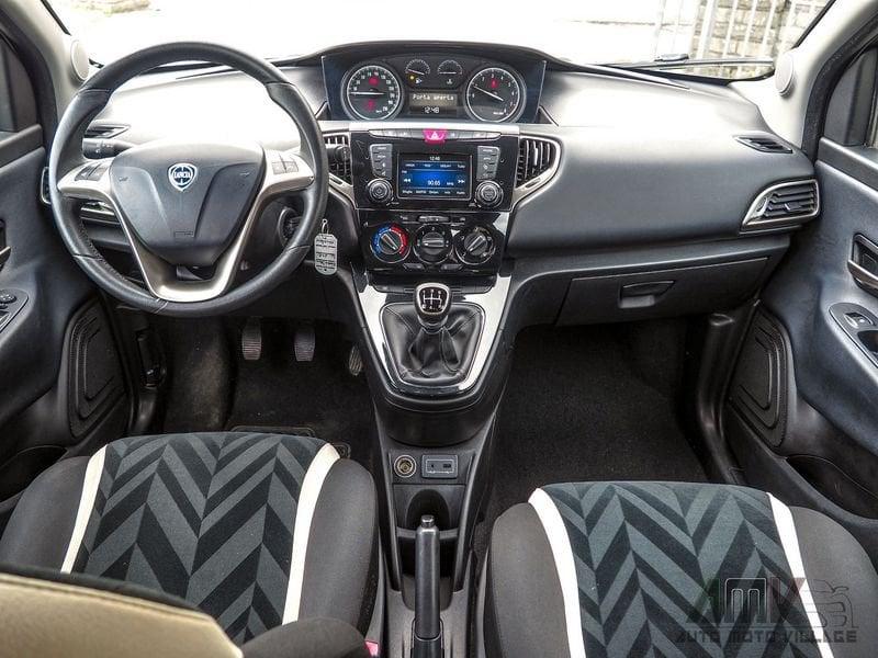 Lancia Ypsilon 1.2 69 CV 24 MESI DI GARANZIA-OK NEOPATENTATI-AUX-USB