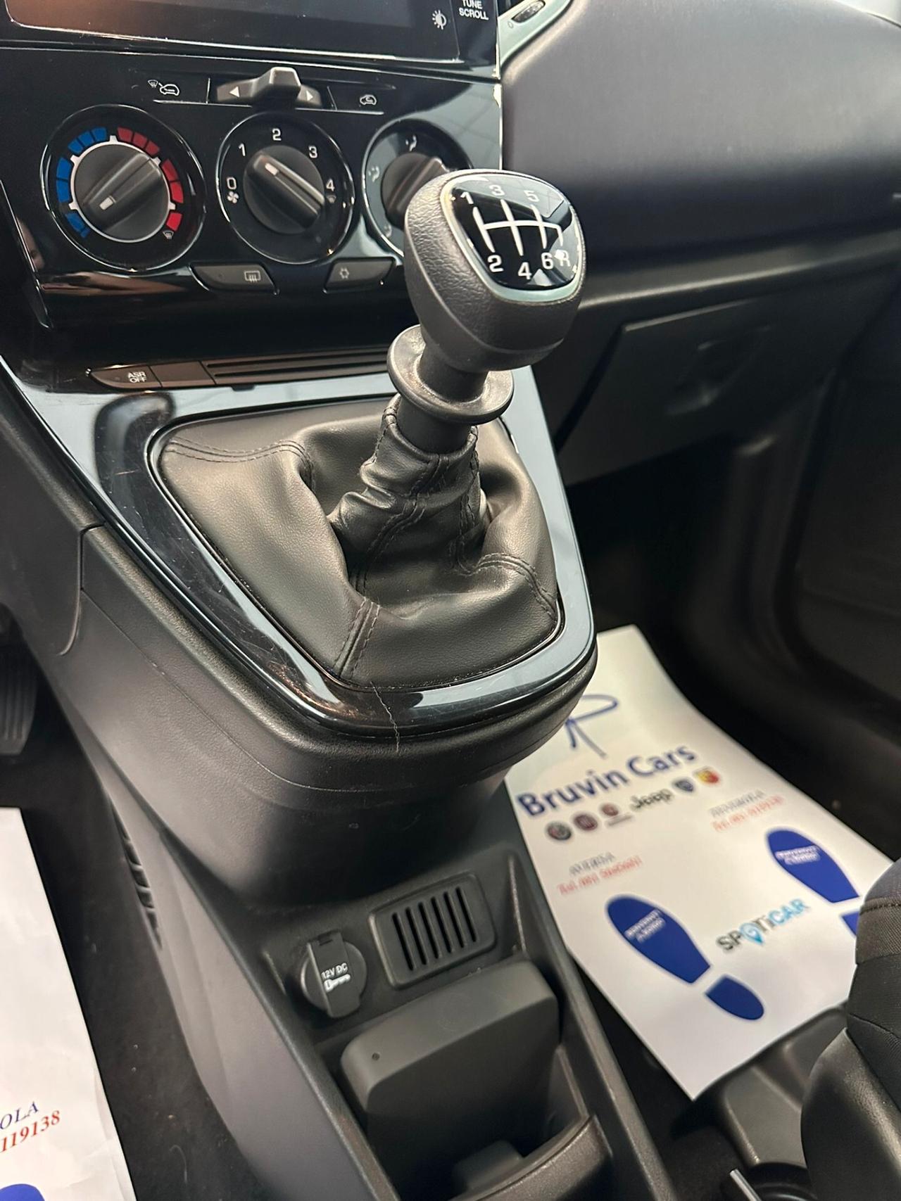 Lancia Ypsilon 1.0 FireFly 5 porte S&S Hybrid Platino