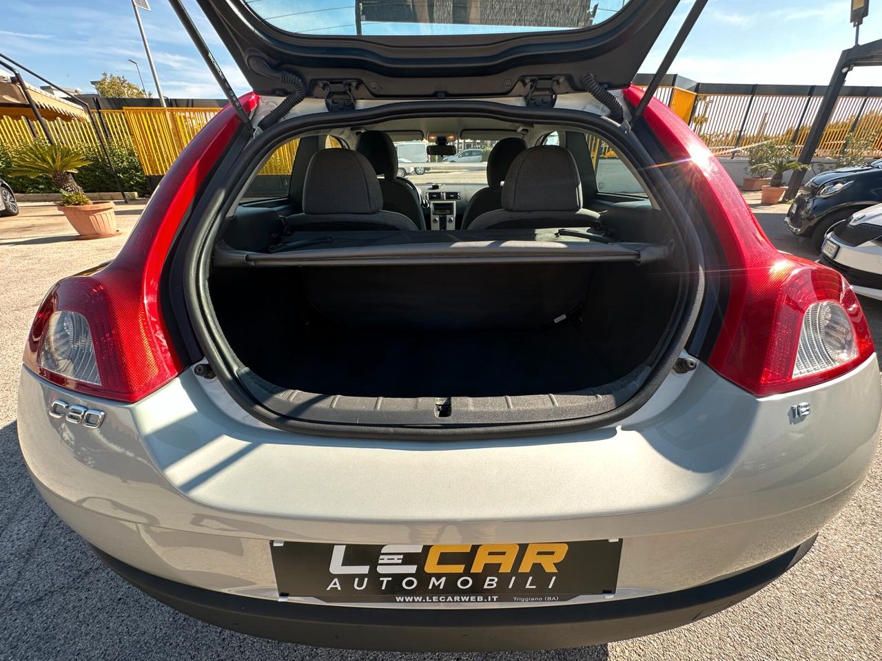 VOLVO C30 1.6 Momentum