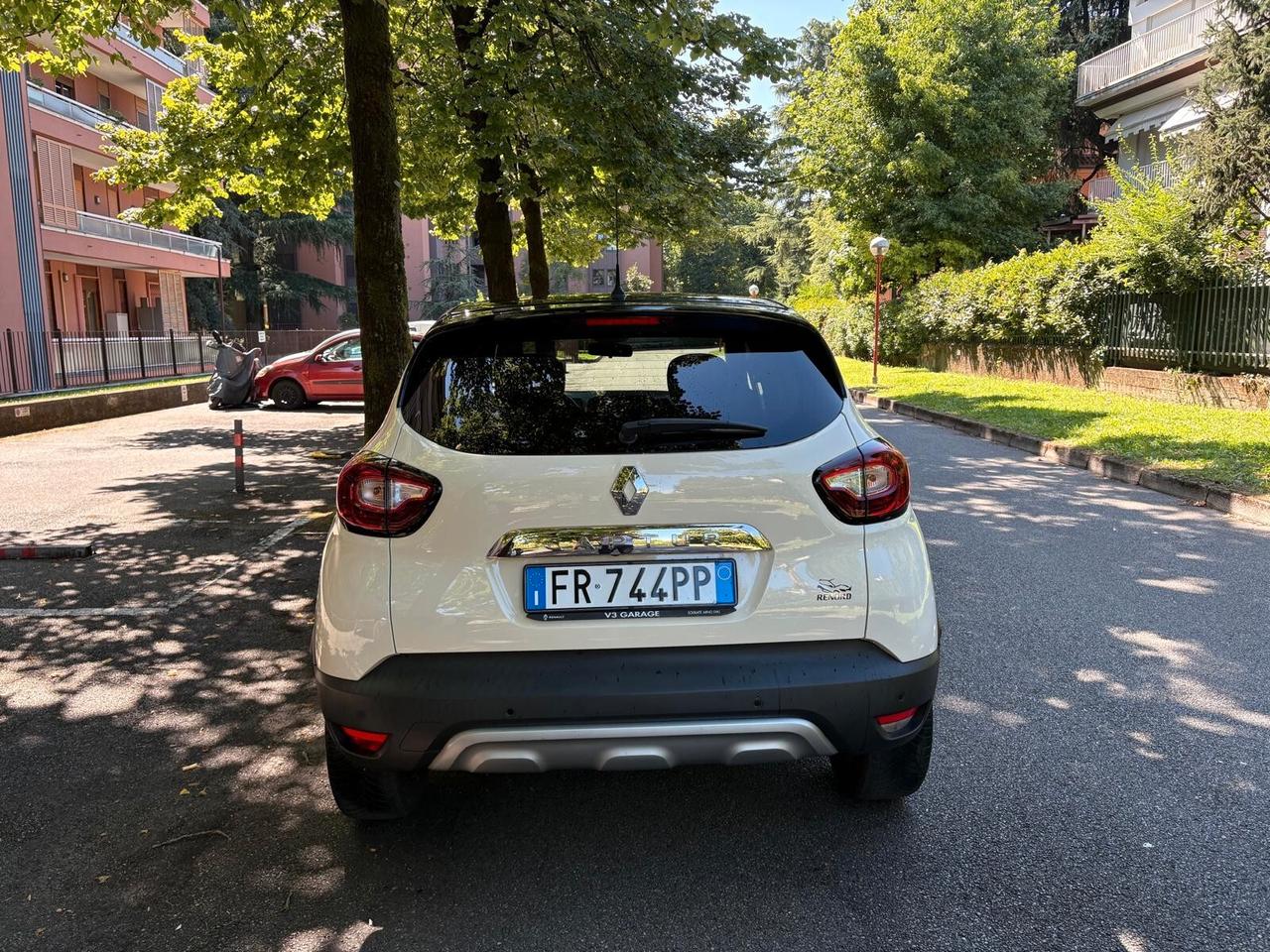Renault Captur dCi 8V 90 CV EDC Start&Stop Energy Initiale Paris