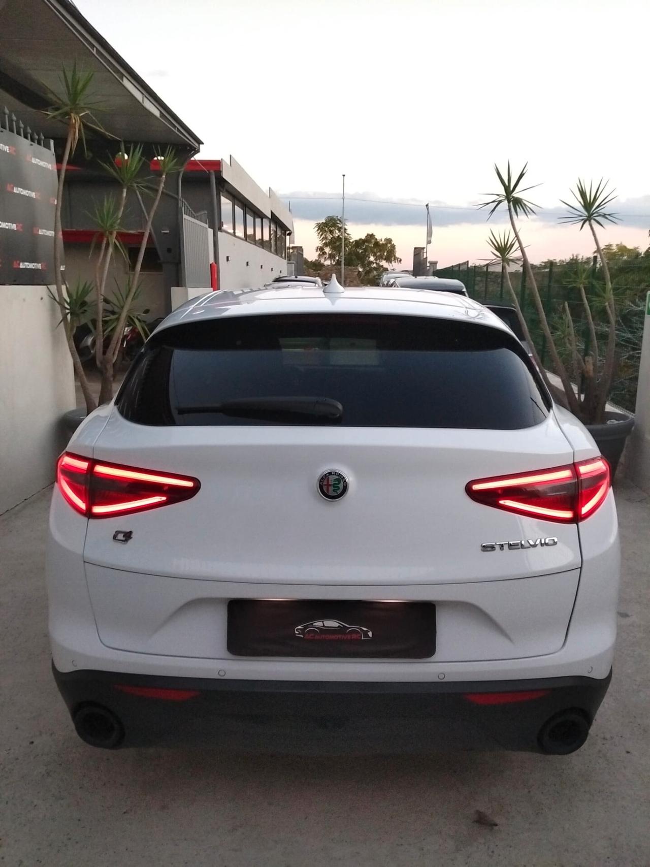 Alfa Romeo Stelvio 2.2 Turbodiesel 190 CV AT8 Q4