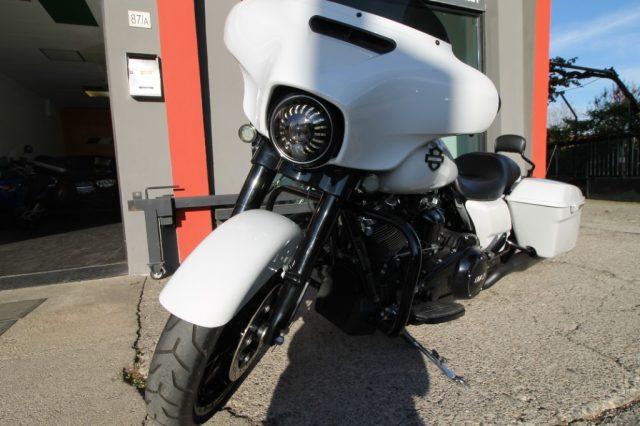 HARLEY-DAVIDSON FLHX Street Glide CRUISER