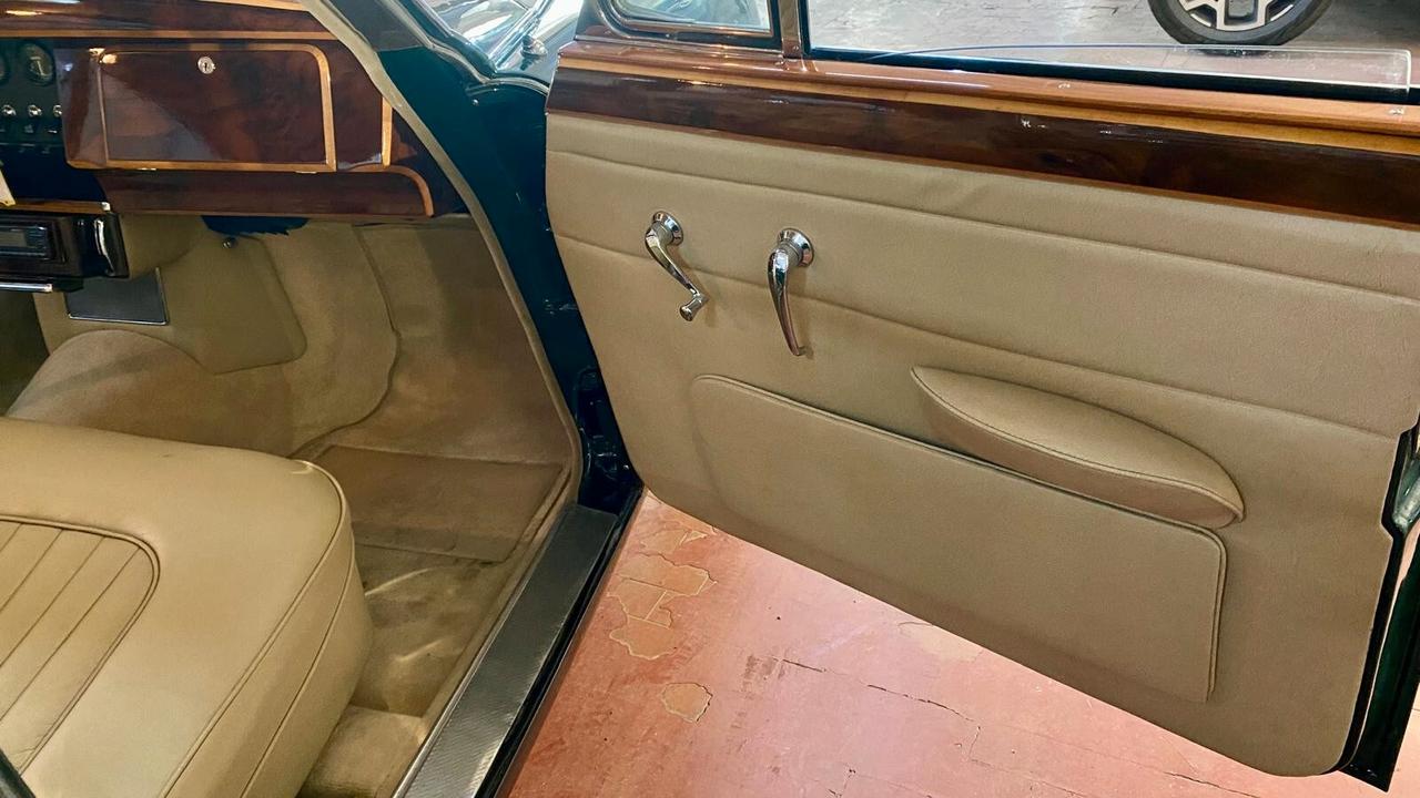 Daimler 250-V8 (Automatic)