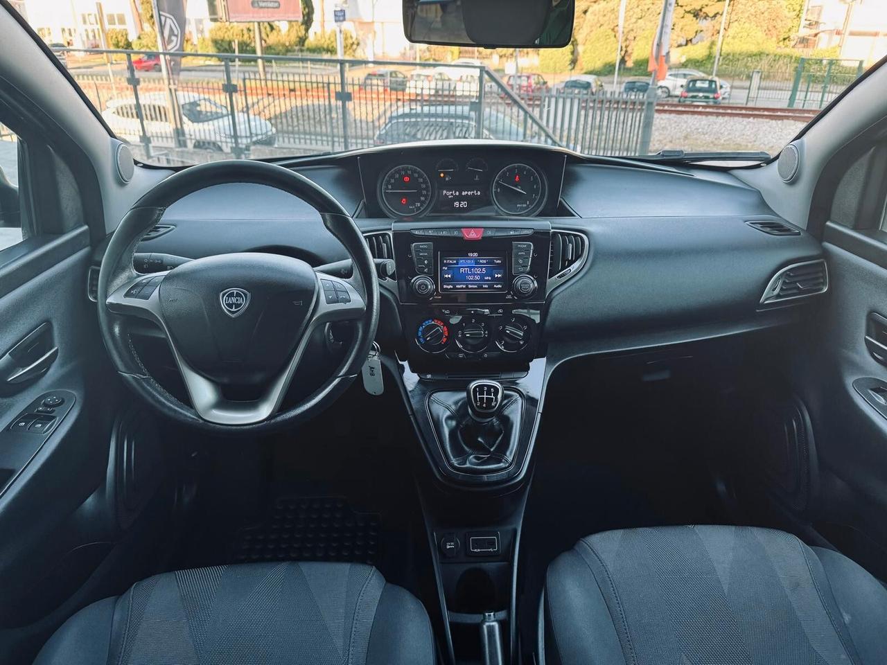 Lancia Ypsilon 1.2 69 CV 5 porte Gold