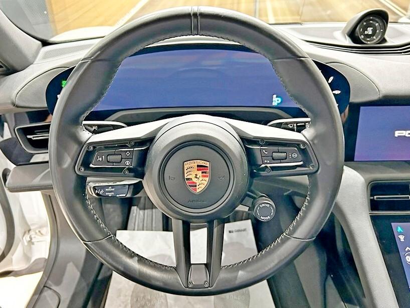 Porsche Taycan 4 Cross Turismo