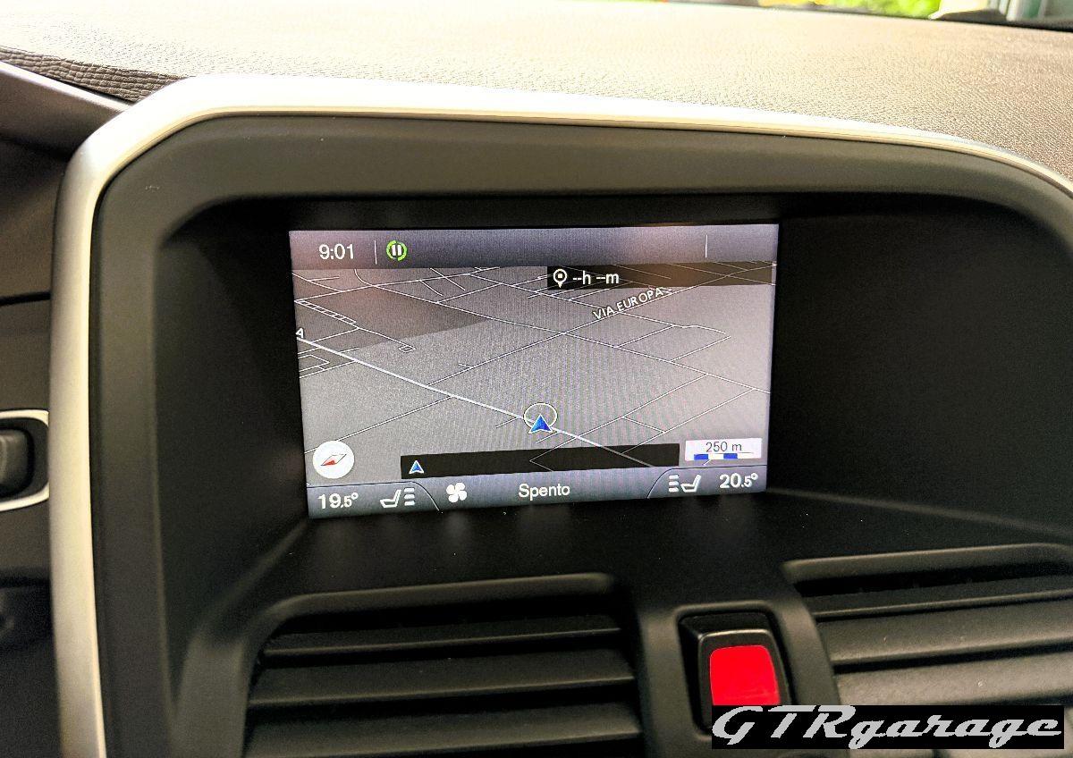 VOLVO - XC60 - D3 AWD Geartronic Momentum