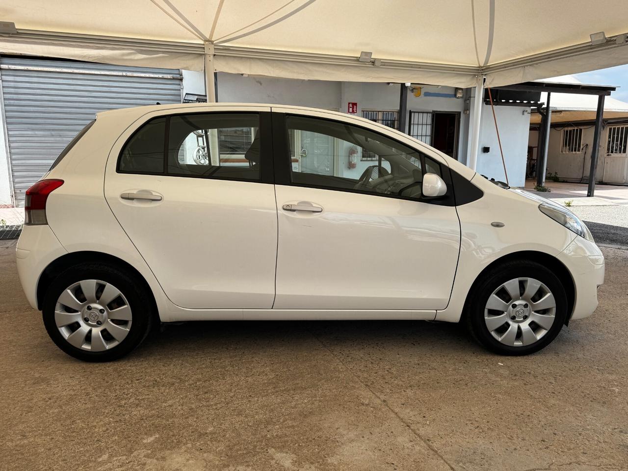 Toyota Yaris 1.0 5 porte Sol 69 Cv