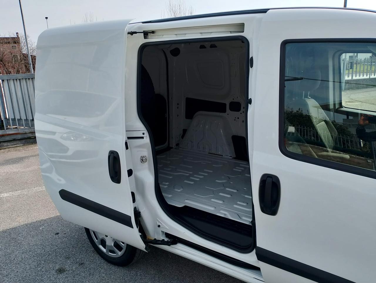 Fiat Doblò 1.4 T-Jet Natural Power PC-TN Cargo Lounge