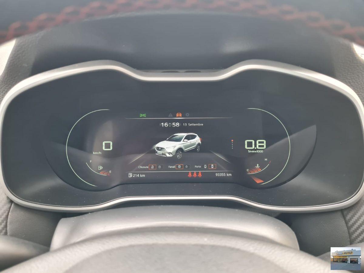 MG ZS Luxury 1.5 Benzina-Anno 2022