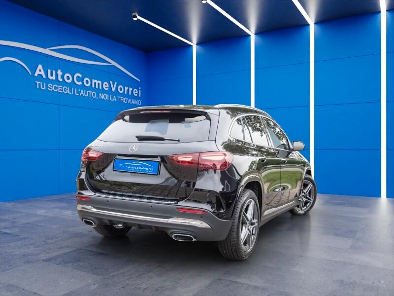 MERCEDES GLA (H247) GLA 200 d Automati...
