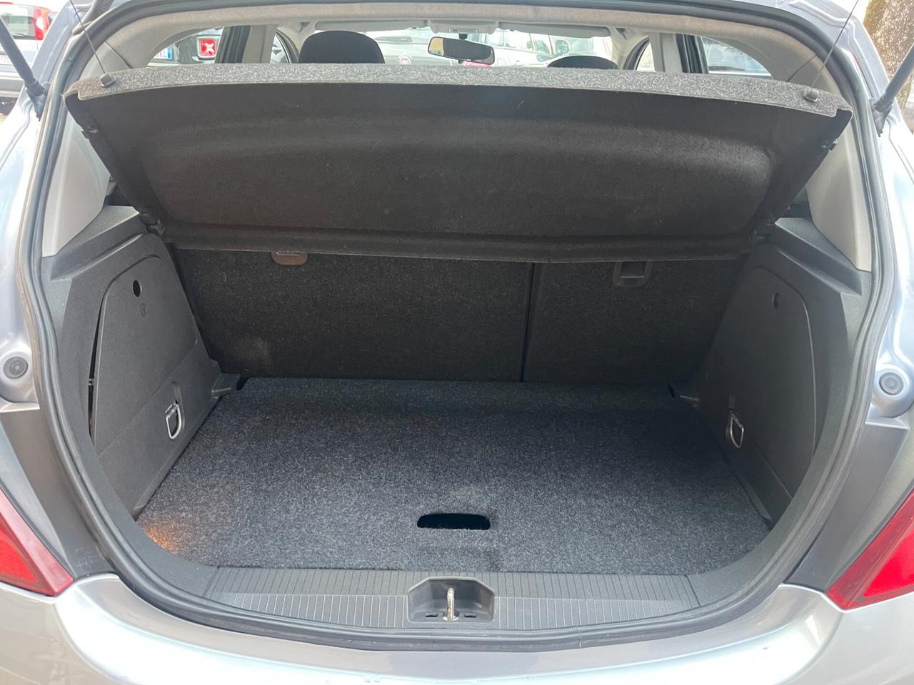 Opel Corsa 1.2 5 porte Club NEO PATENTATI