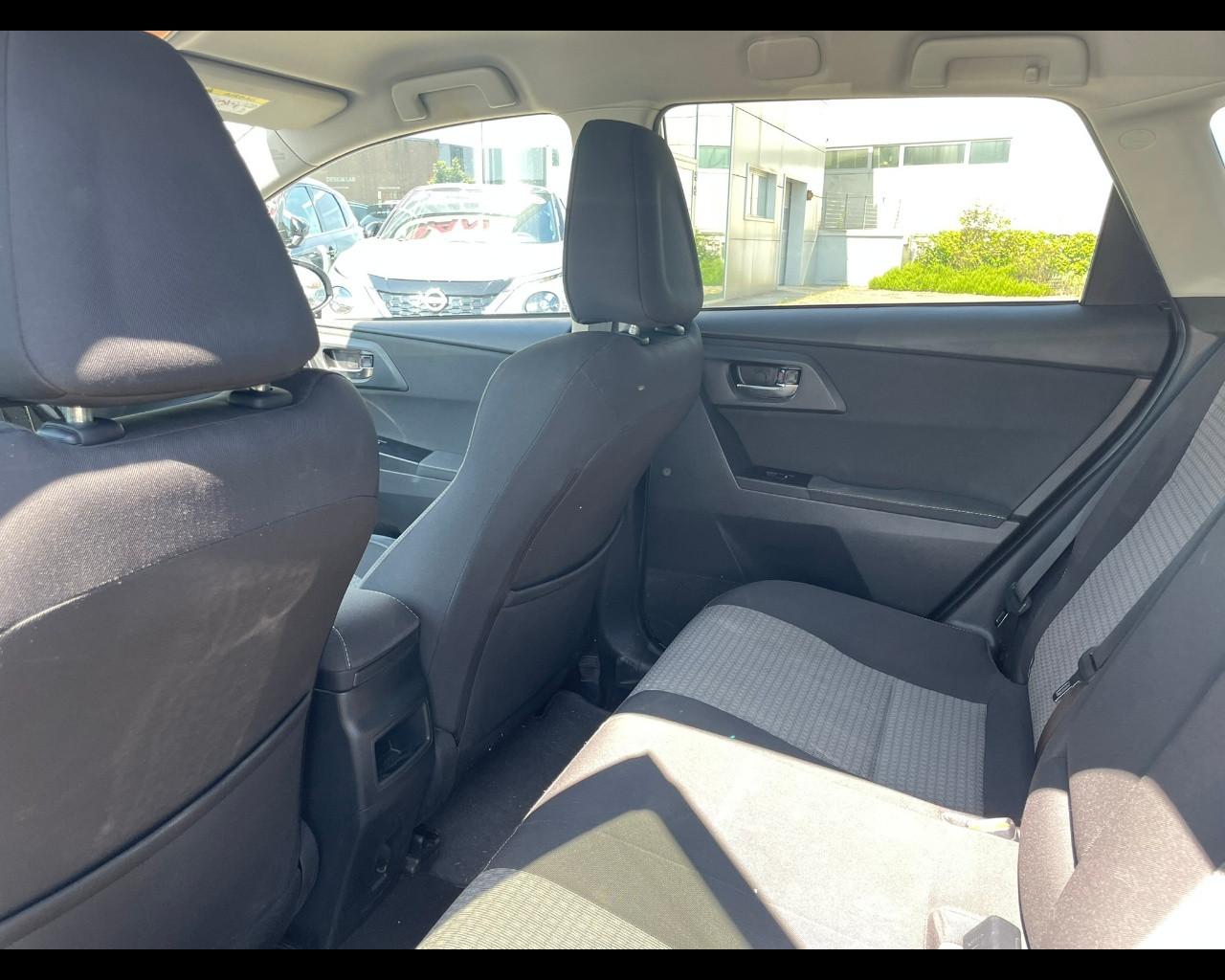 TOYOTA Auris Touring Sports 1.8h Lounge cvt my17