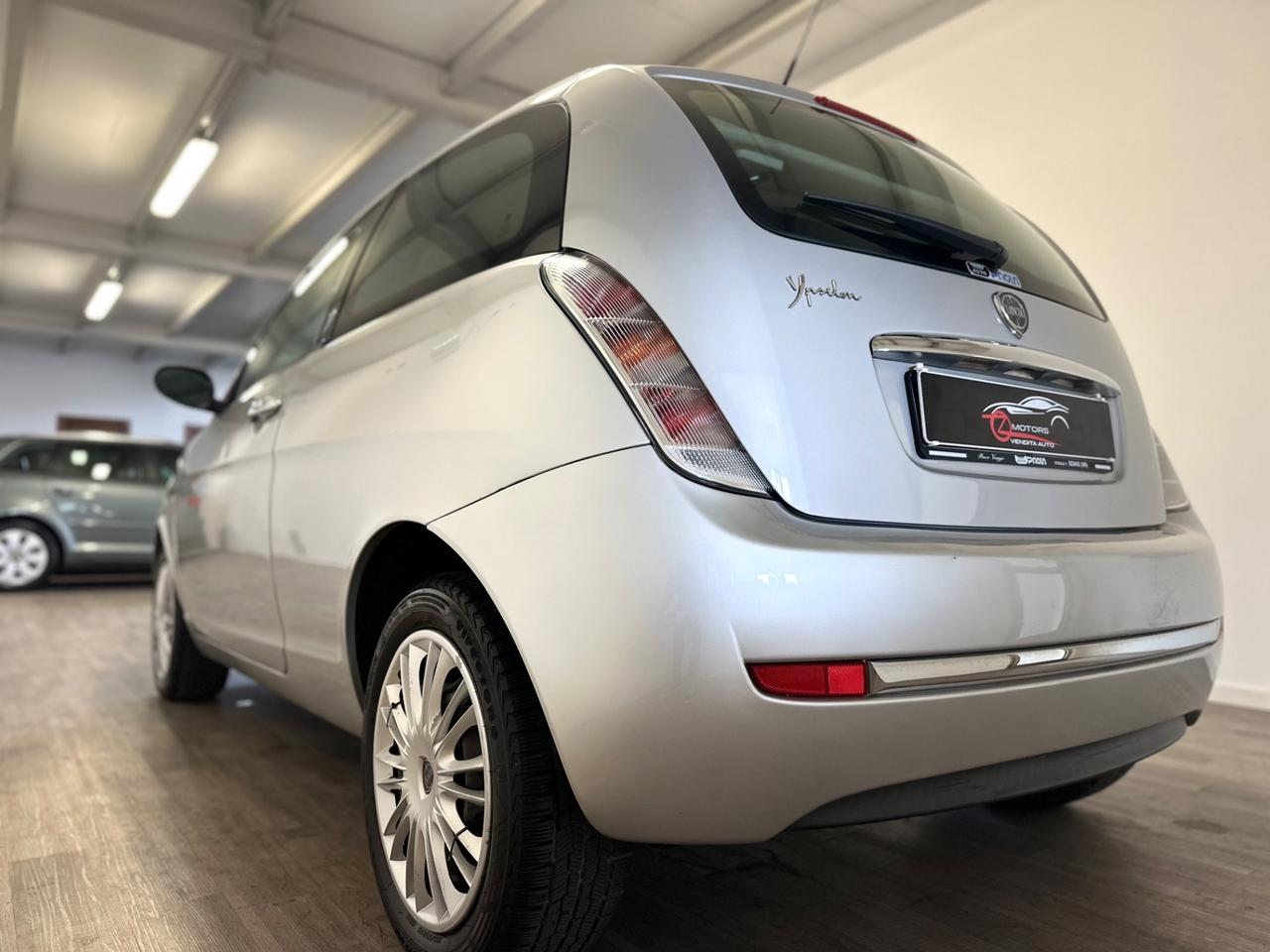 Lancia Ypsilon 1.2 Argento NEOPATENTATI