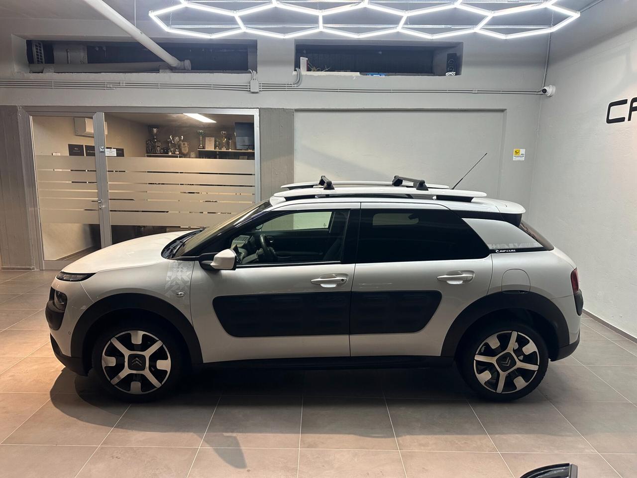 Citroen C4 Cactus BlueHDi 100 Shine TETTO PANOR. NEO PATETATI FULL!