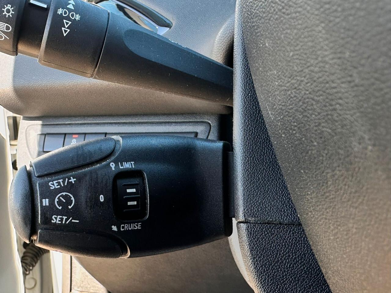 Peugeot 208 BlueHDi 75