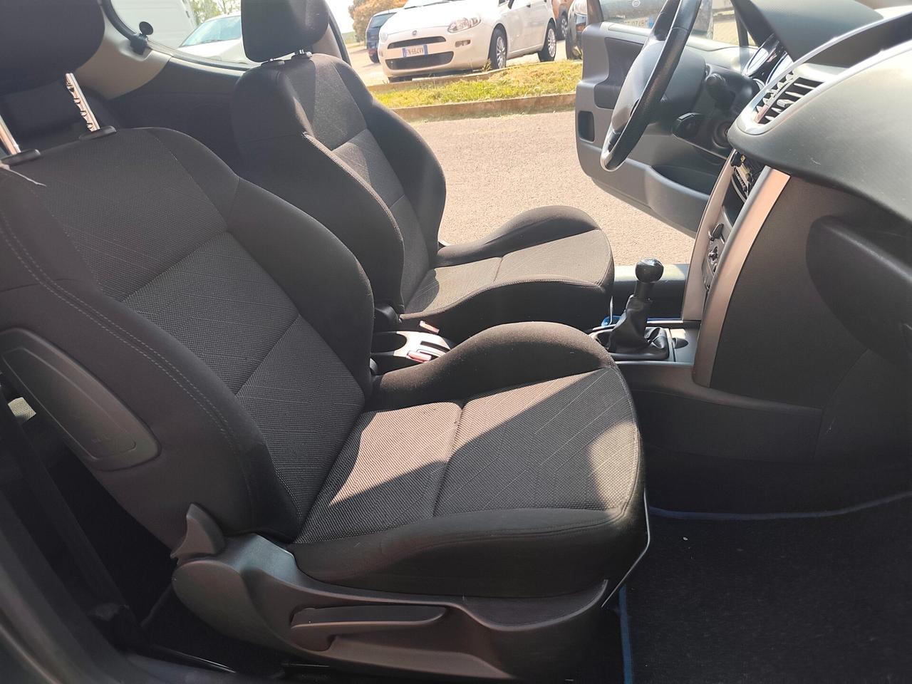 Peugeot 207 1.4 VTi benz euro 4