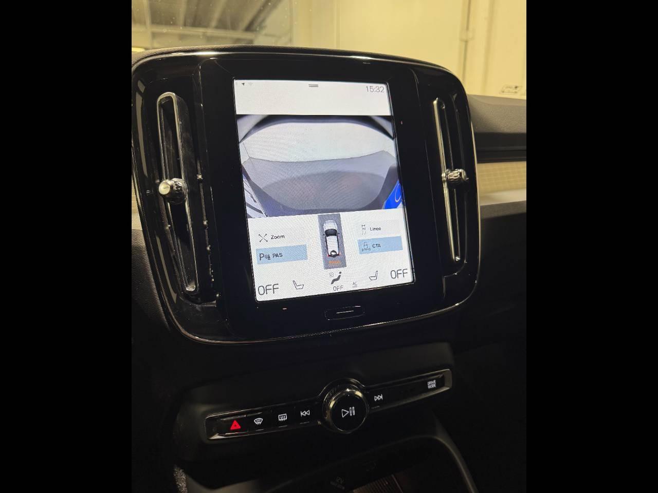 VOLVO XC40 T2 CORE AUTO