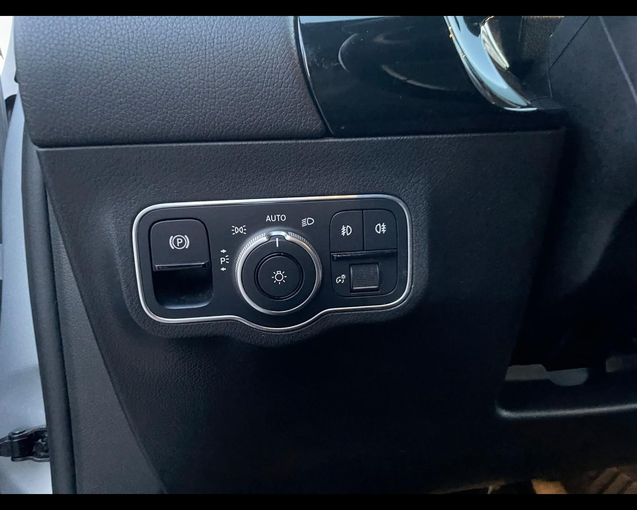 Mercedes-Benz GLA (H247) - GLA 200 Automatic Sport