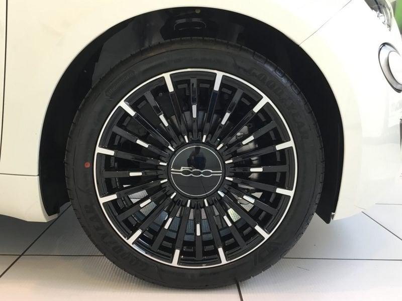 FIAT 500C Hybrid Hybrid La Prima MY25
