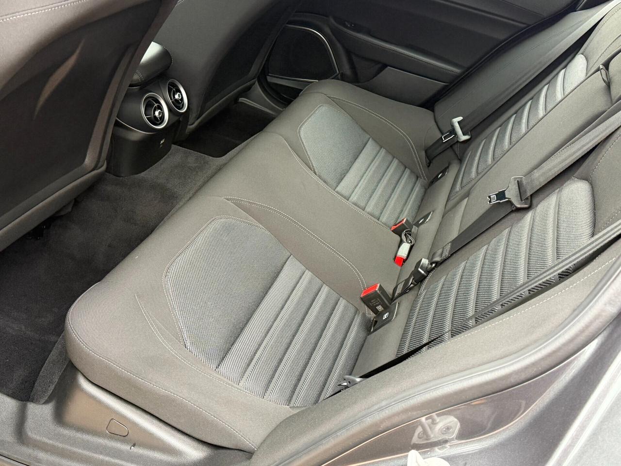 Alfa Romeo Giulia 2.2 TURBODIESEL 160 cv. AT8 SUPER BUSINESS