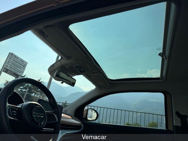 FIAT 500 Icon Berlina -TETTO PANORAMICO-NAV -CAMERA 360°! SOLO KM 40500!