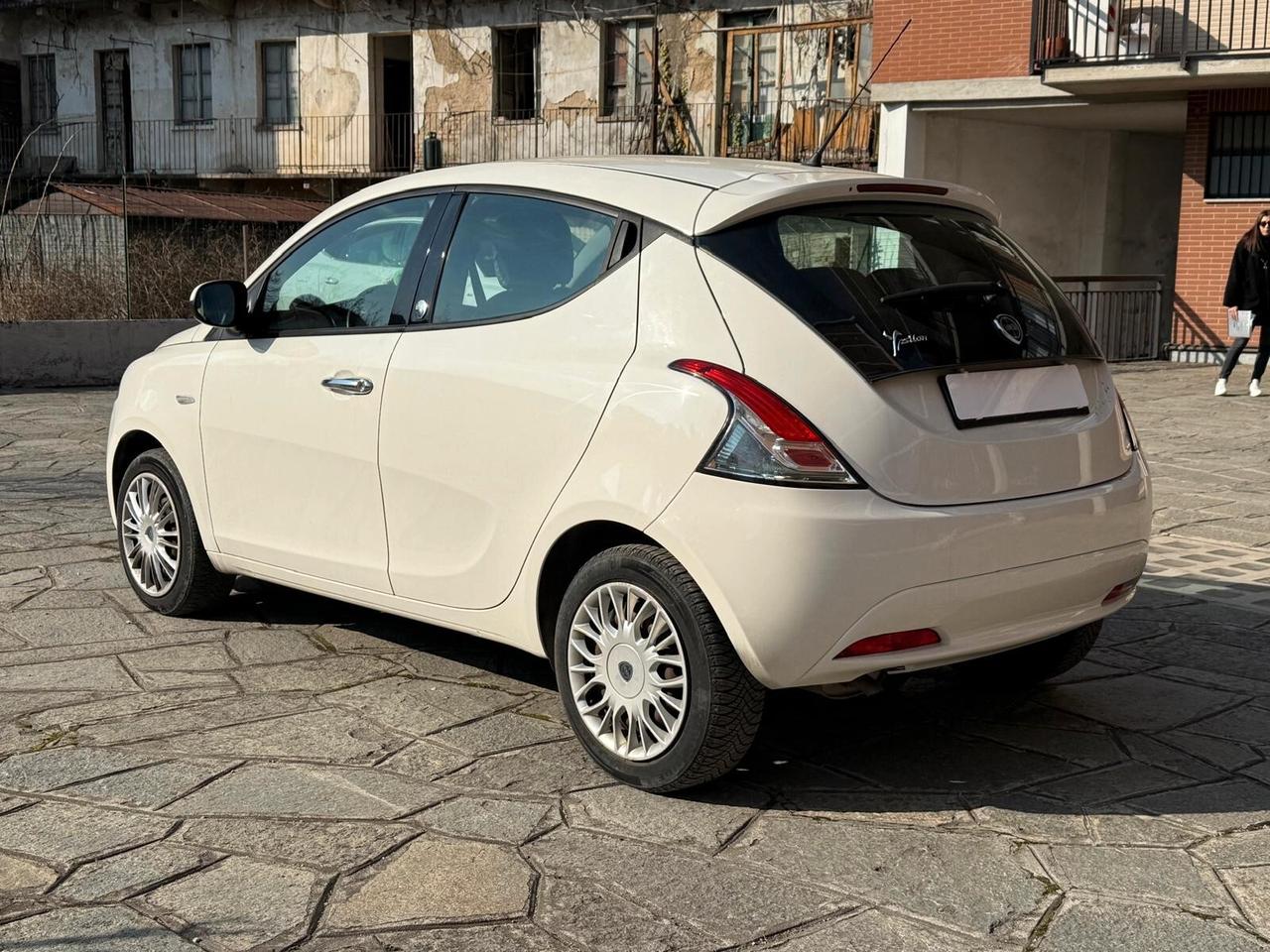 Lancia Ypsilon 1.2 69 CV 5 porte GPL Ecochic Silver