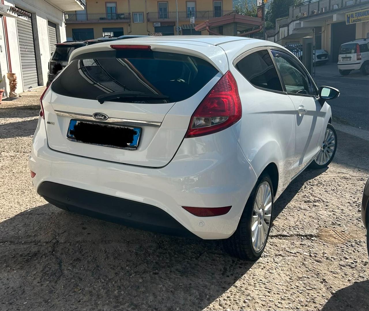 Ford Fiesta 1.4 TDCi 70CV 3 porte Titanium