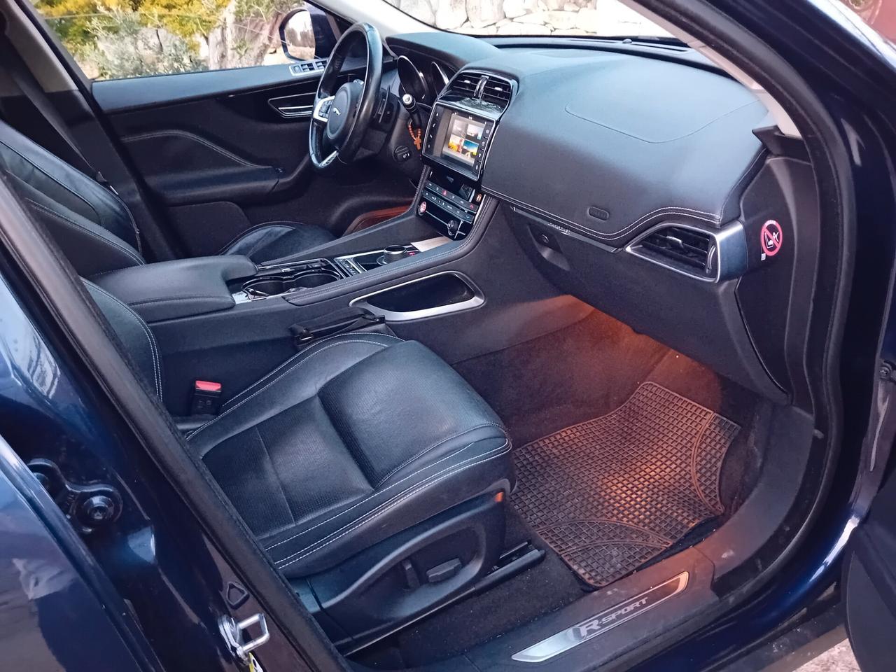 Jaguar F-Pace 2.0 D 180 CV AWD aut. R-Sport