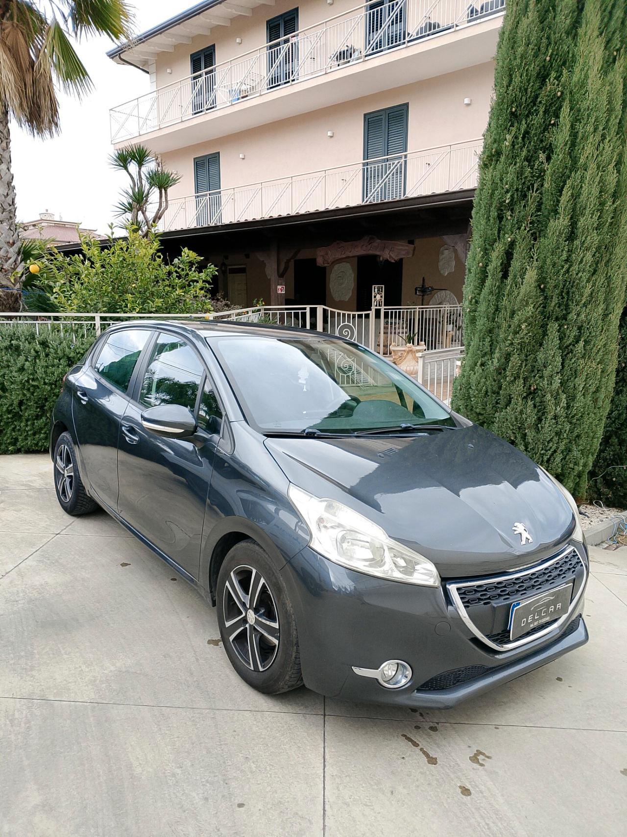 Peugeot 208 1.4 HDi 68 CV 5 porte Allure