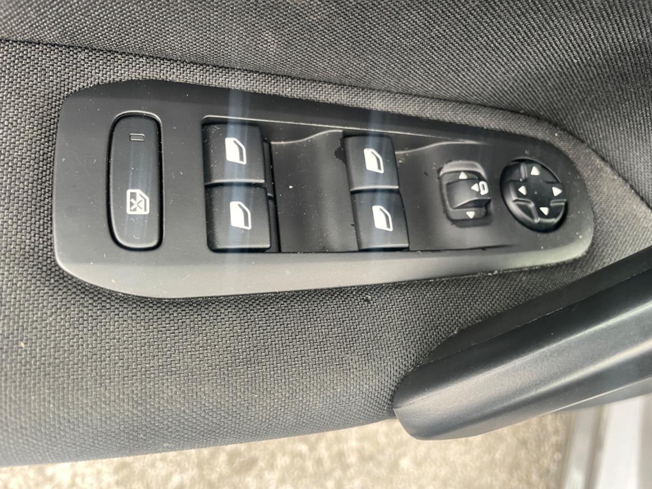 Peugeot 308 BlueHDi 130cv 6m 2021