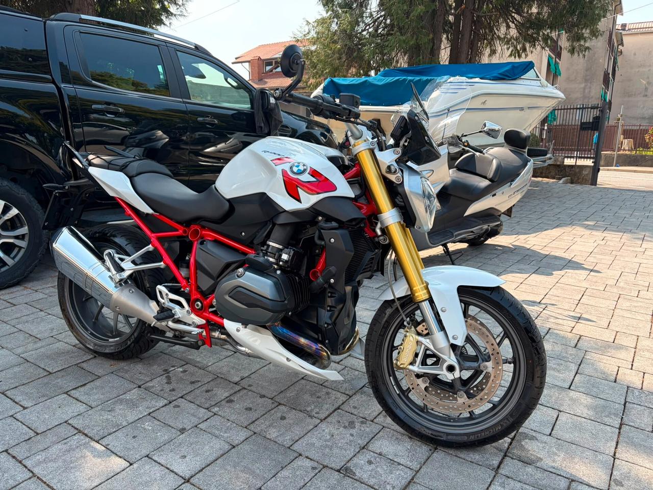 Bmw R 1200 R solo 15.000 km - ESA - KEYLESS GO - MANOPOLE RISCALDATE